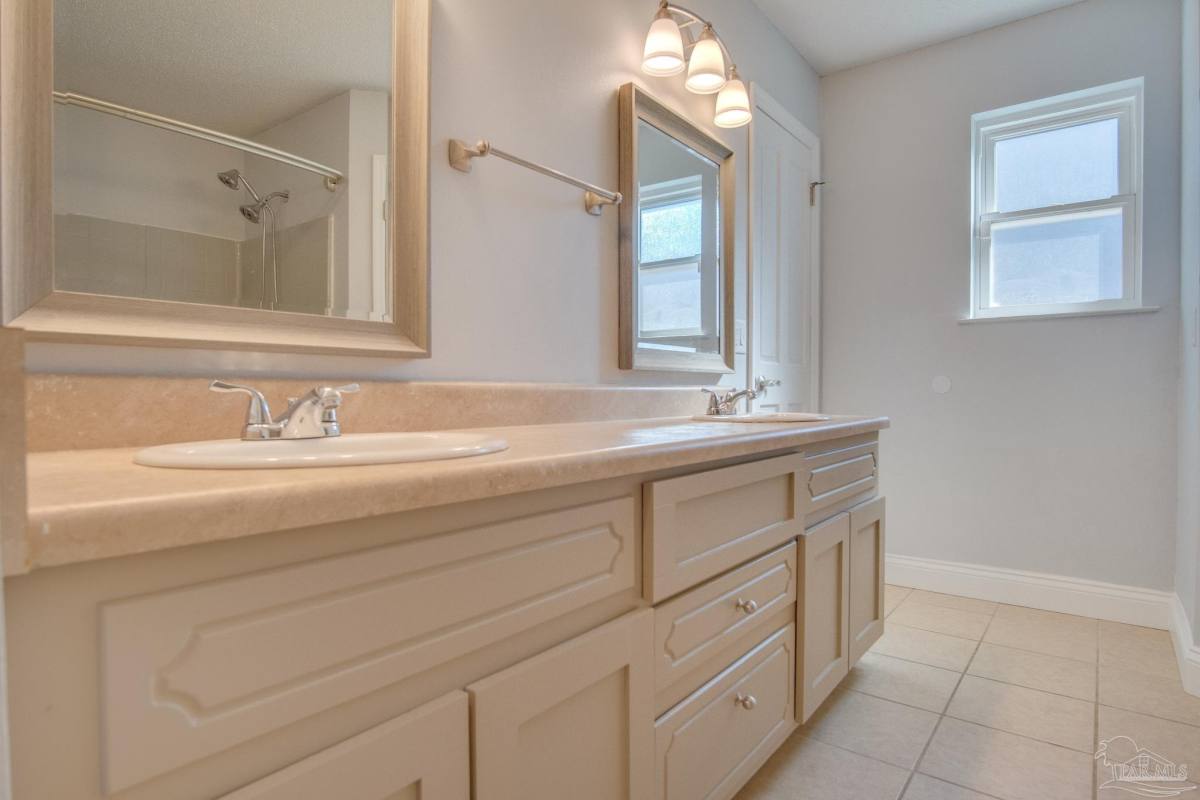 Apartment for rent at 9880 Creet Circle, Navarre, FL 32566