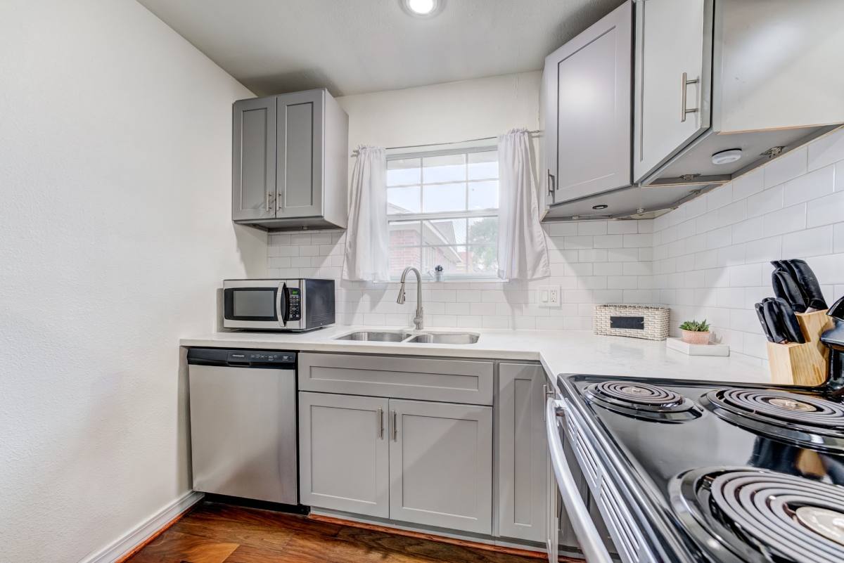Apartment for rent at 2720 Truxillo St #4, Houston, TX 77004