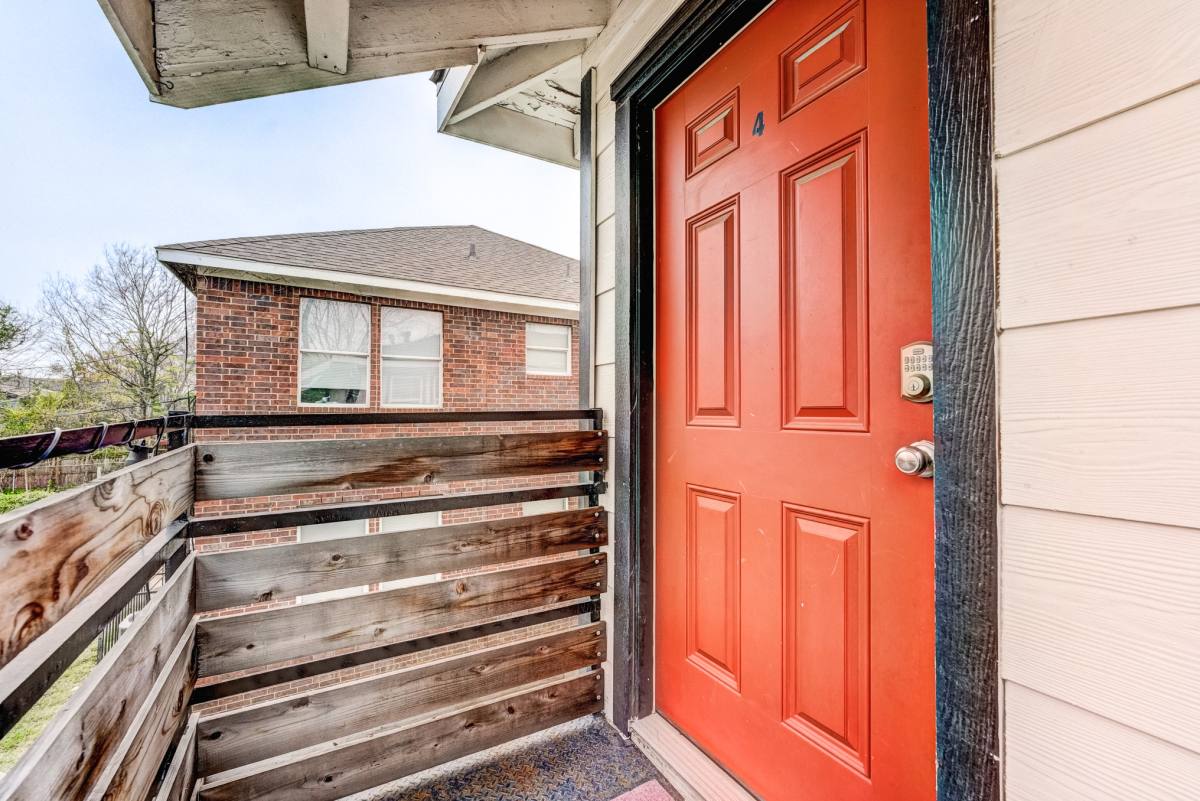 Apartment for rent at 2720 Truxillo St #4, Houston, TX 77004