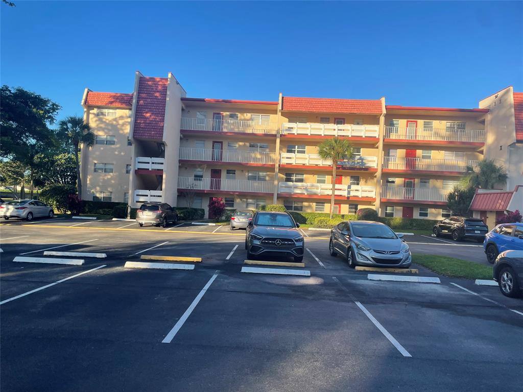Apartment for rent at 1025 Country Club Dr #302, Pompano Beach, FL 33063