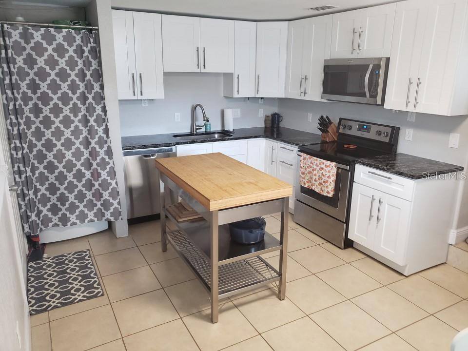 Apartment for rent at 1704 S Lois Ave, Tampa, FL 33629