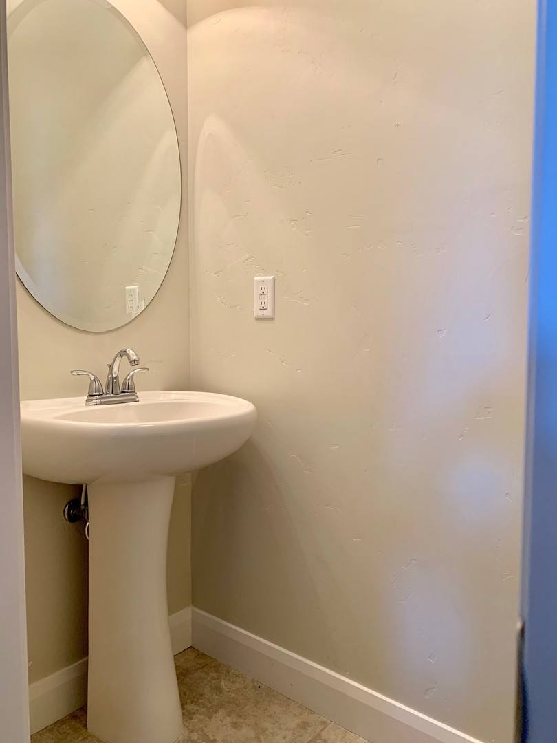 Townhouse for rent at 2525 Bella Vista Dr, Santa Clara, UT 84765