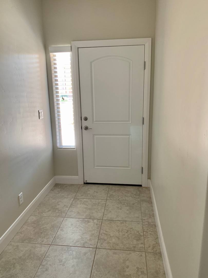 Townhouse for rent at 2525 Bella Vista Dr, Santa Clara, UT 84765