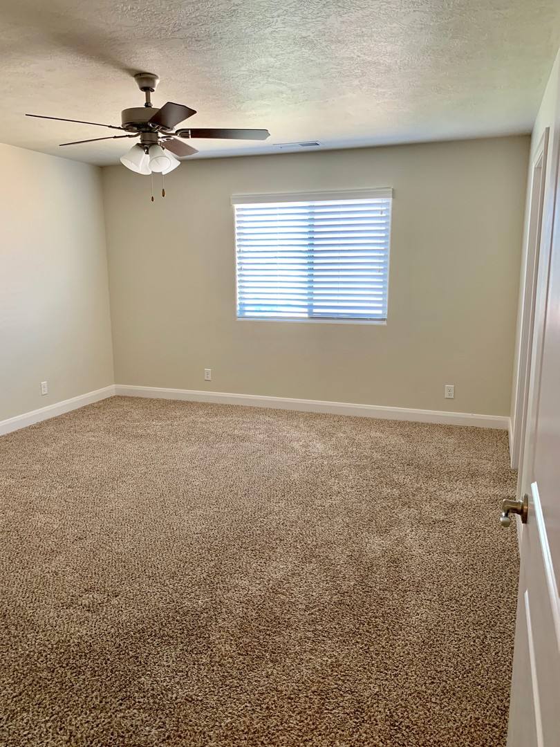 Townhouse for rent at 2525 Bella Vista Dr, Santa Clara, UT 84765