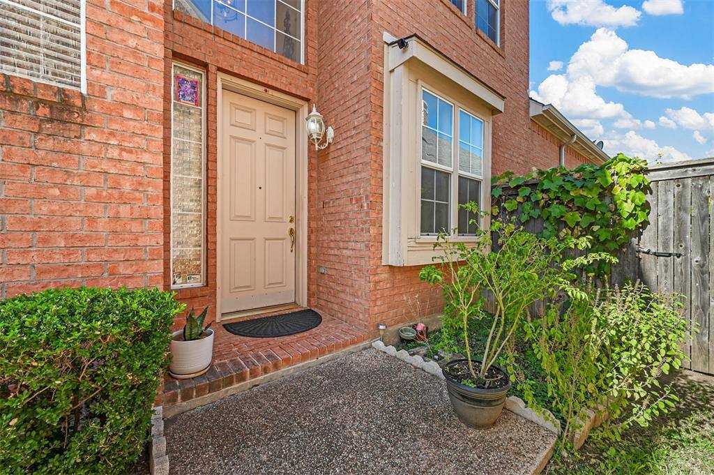 Apartment for rent at 8117 Cherry Laurel Lane, Irving, TX 75063