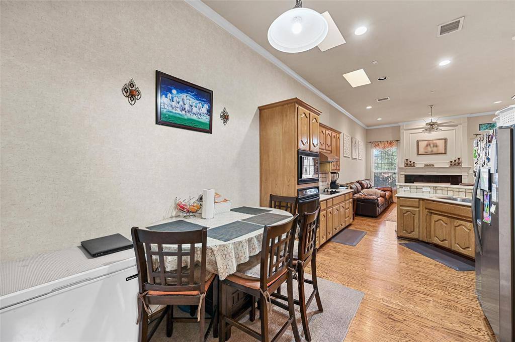 Apartment for rent at 8117 Cherry Laurel Lane, Irving, TX 75063
