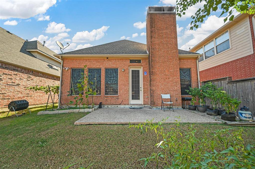 Apartment for rent at 8117 Cherry Laurel Lane, Irving, TX 75063