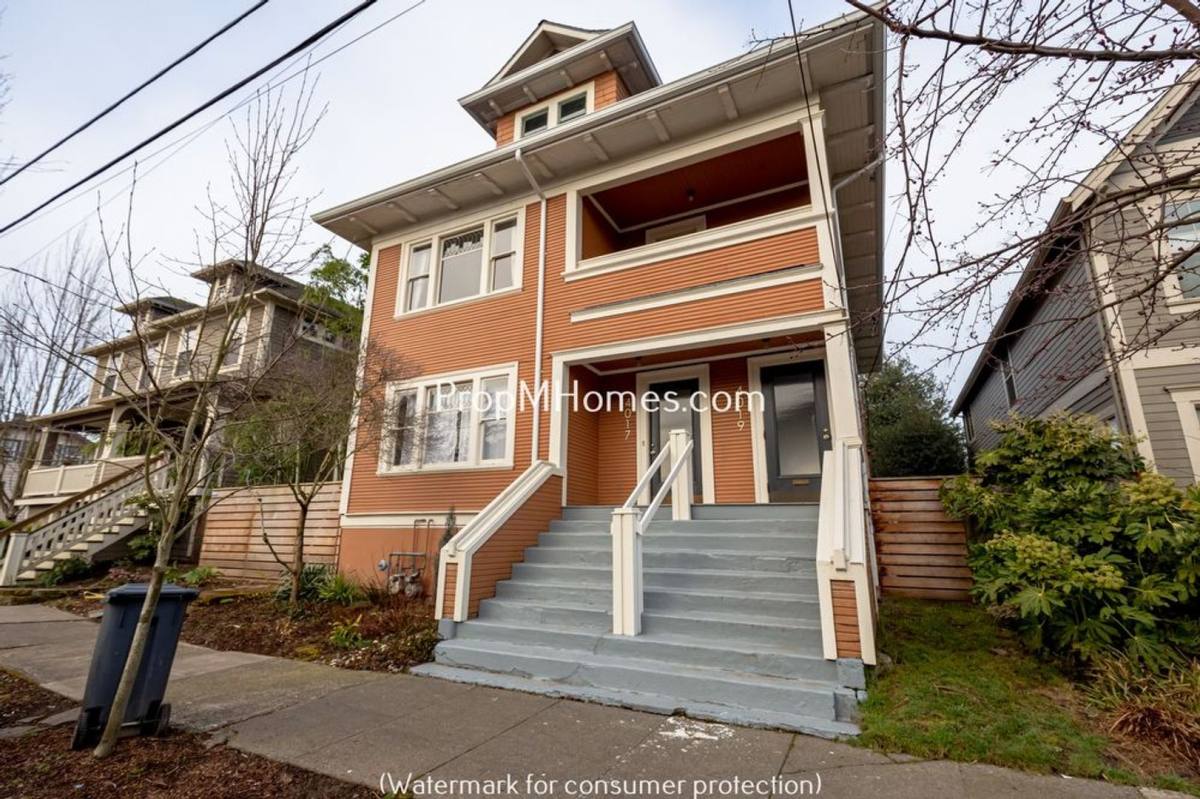 Townhouse for rent at 4017 NE Rodney Ave, Portland, OR 97212