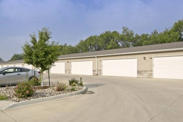 Apartment for rent at 3321 7th St NE, Minot, ND 58703