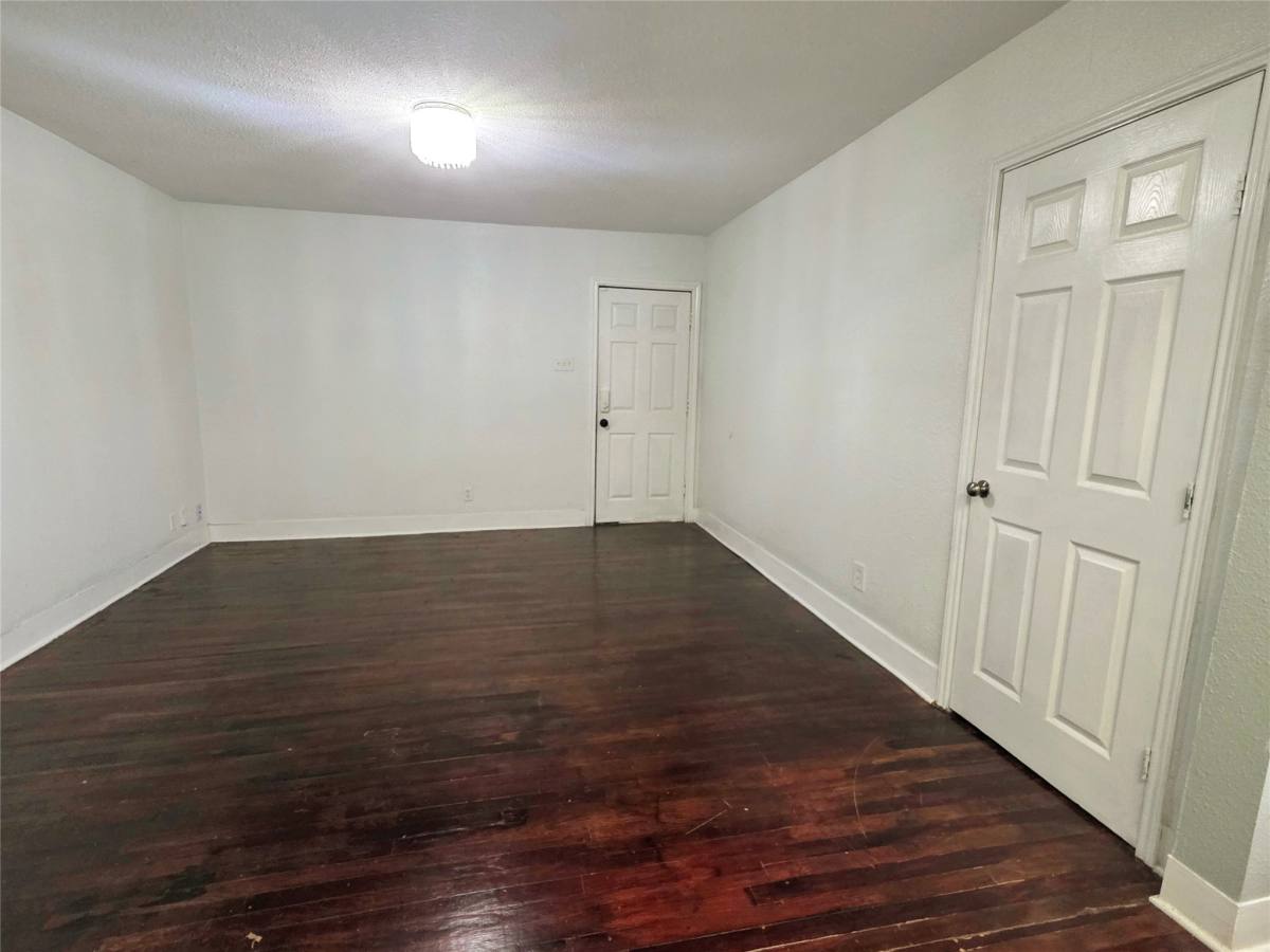 Apartment for rent at 1552 Lombardy St #3, Houston, TX 77023