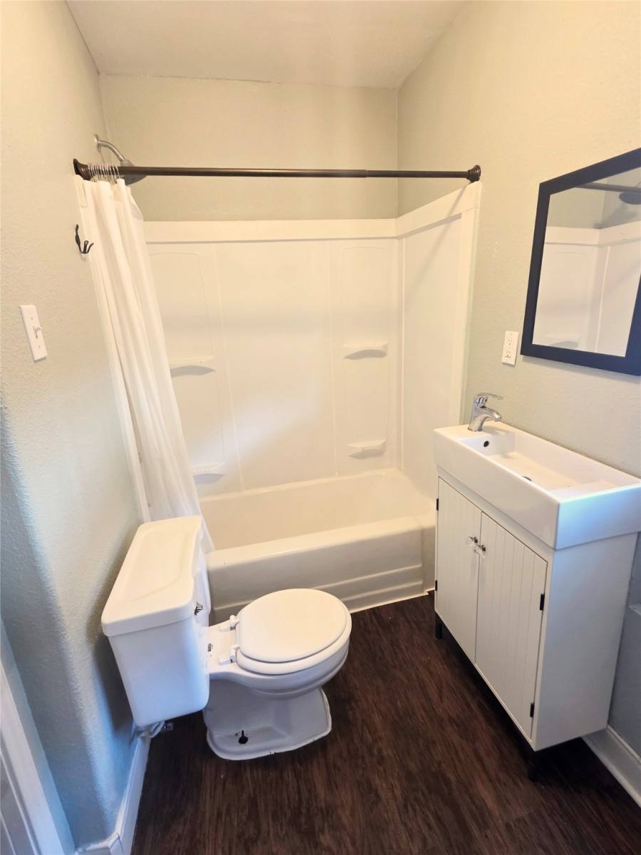 Apartment for rent at 1552 Lombardy St #3, Houston, TX 77023