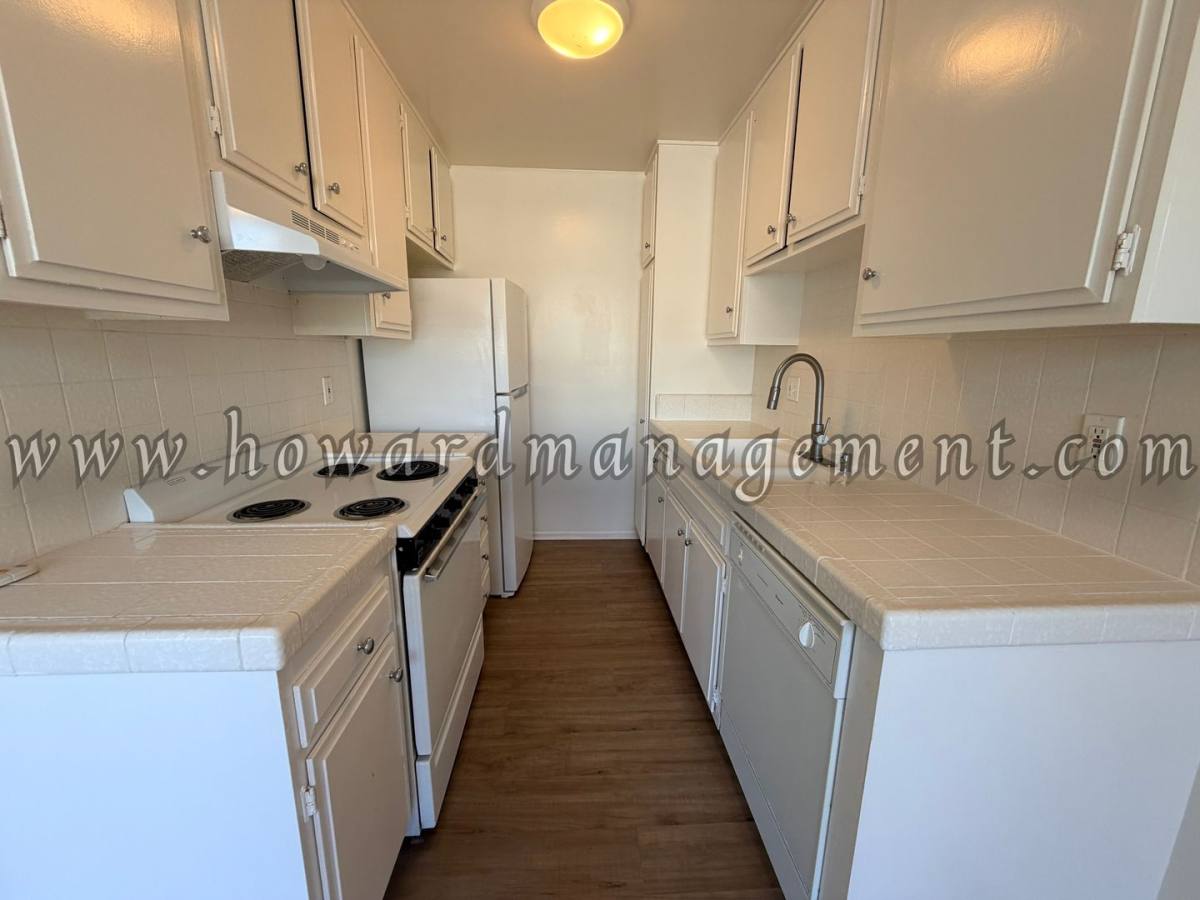 Apartment for rent at 1037 5th St, Santa Monica, CA 90403