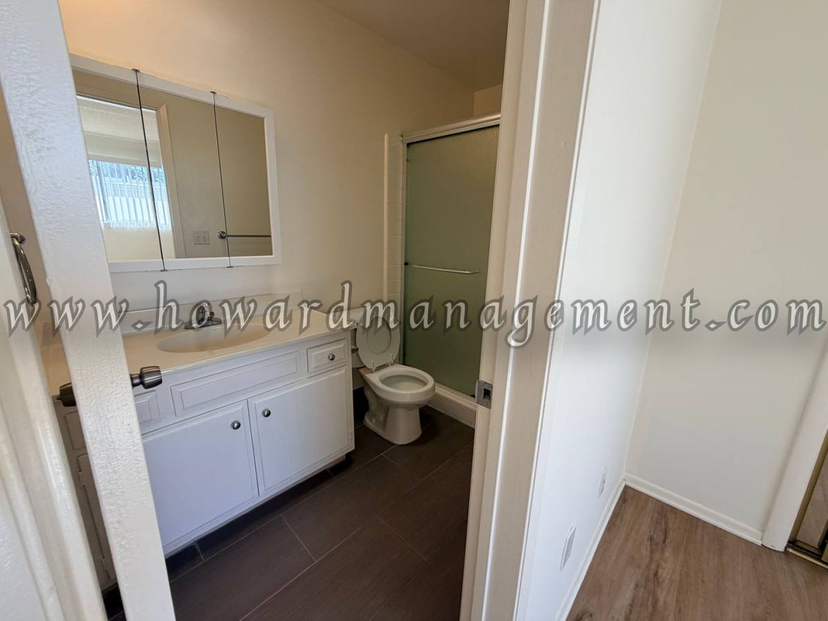 Apartment for rent at 1037 5th St, Santa Monica, CA 90403