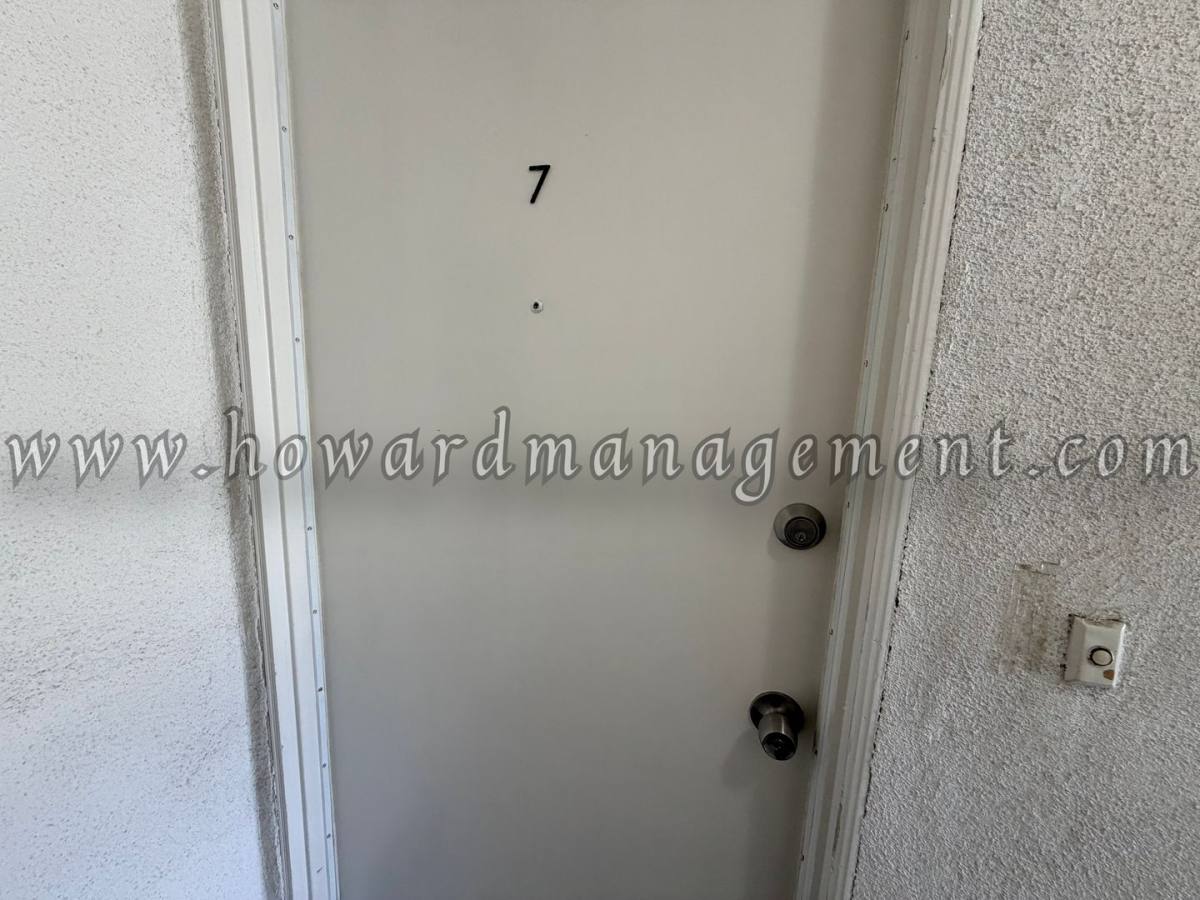 Apartment for rent at 1037 5th St, Santa Monica, CA 90403