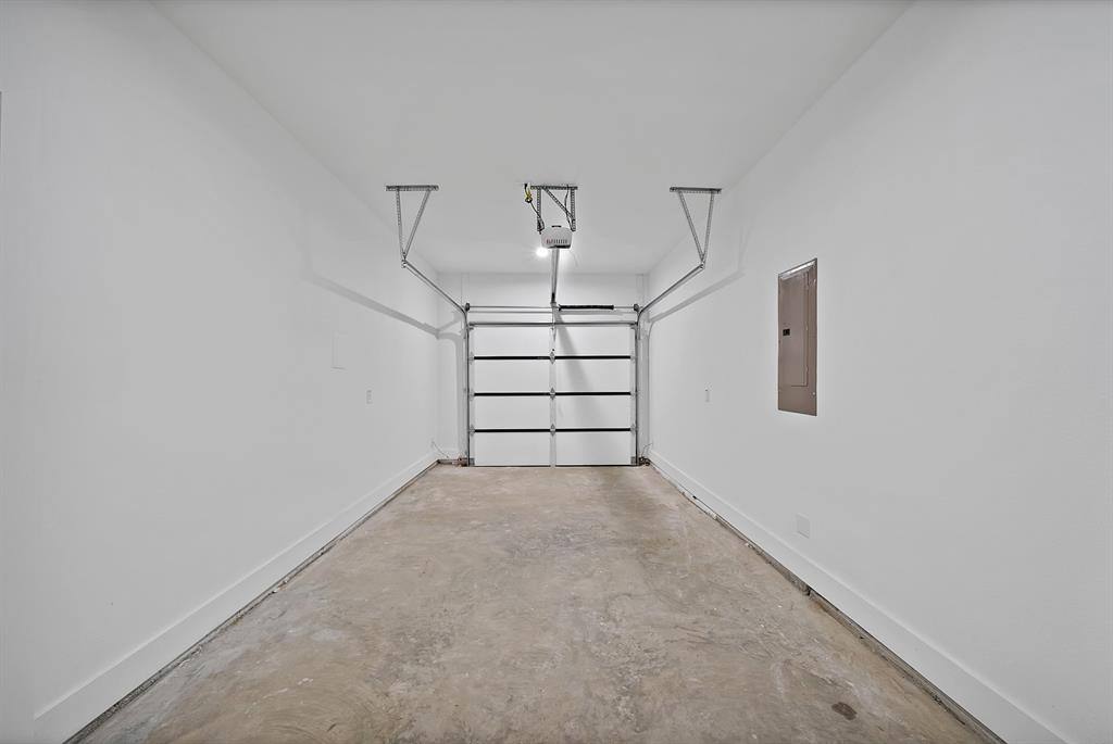 Apartment for rent at 2912 Brigham Lane, Dallas, TX 75215
