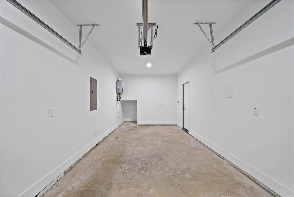 Apartment for rent at 2912 Brigham Lane, Dallas, TX 75215