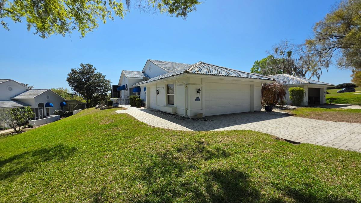 House for rent at 6048 Topsail Rd, Lady Lake, FL 32159
