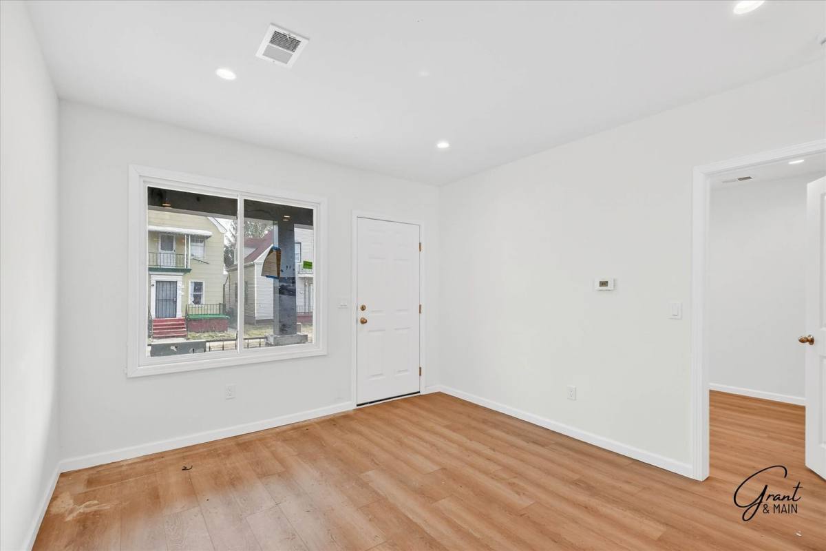 Apartment for rent at 3175-3177 Jacob, Hamtramck, MI 48212