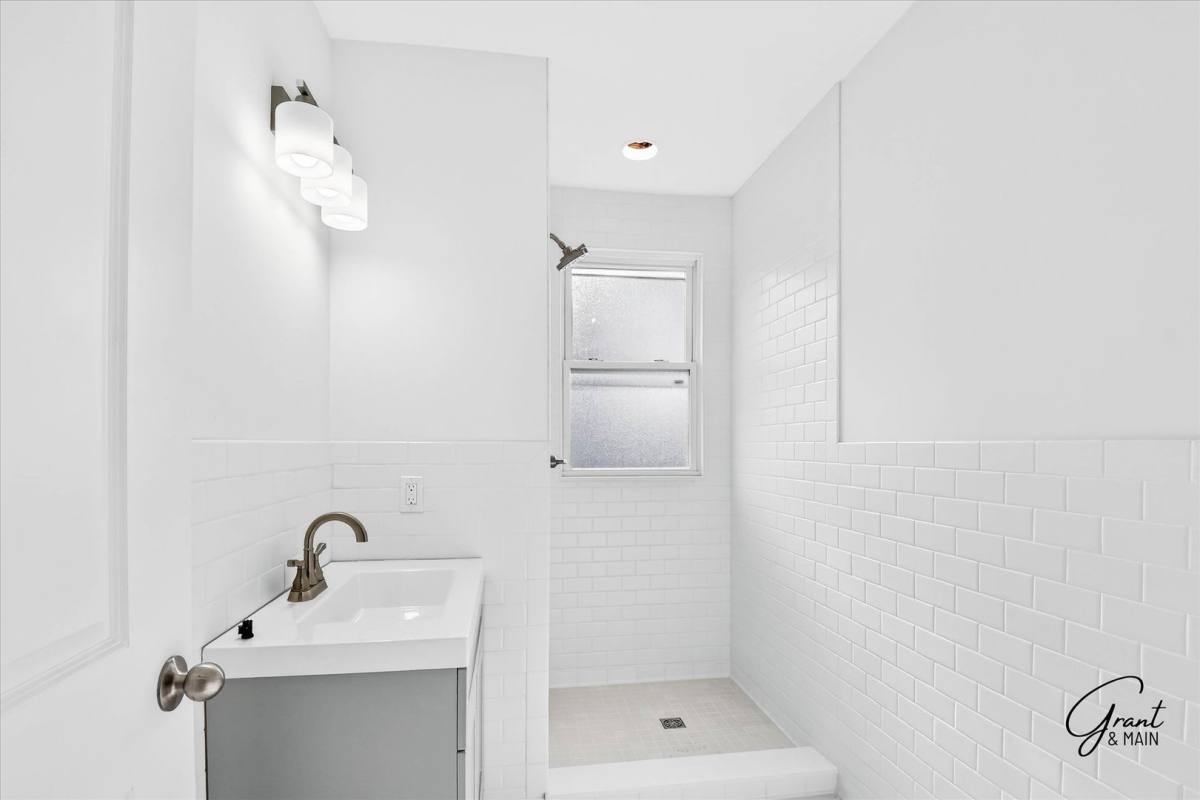 Apartment for rent at 3175-3177 Jacob, Hamtramck, MI 48212