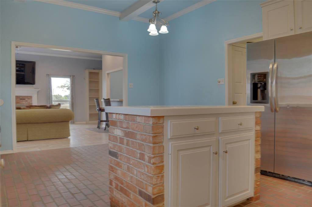 Apartment for rent at 105 Country Green Court #105, Weatherford, TX 76087