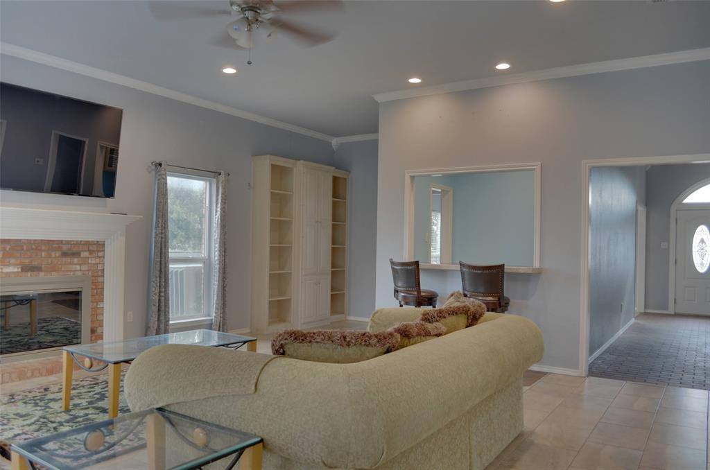Apartment for rent at 105 Country Green Court #105, Weatherford, TX 76087