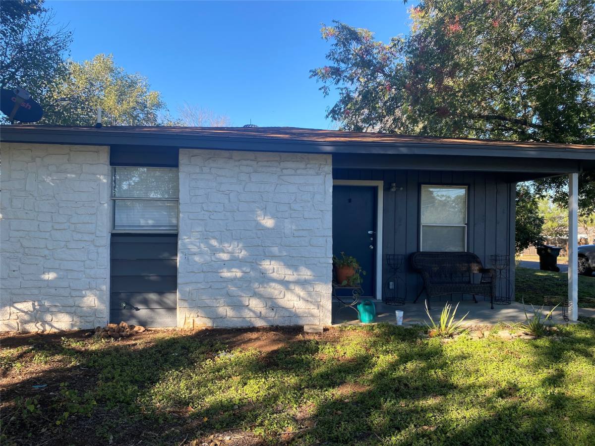 Apartment for rent at 1001 W Haynie St, Llano, TX 78643