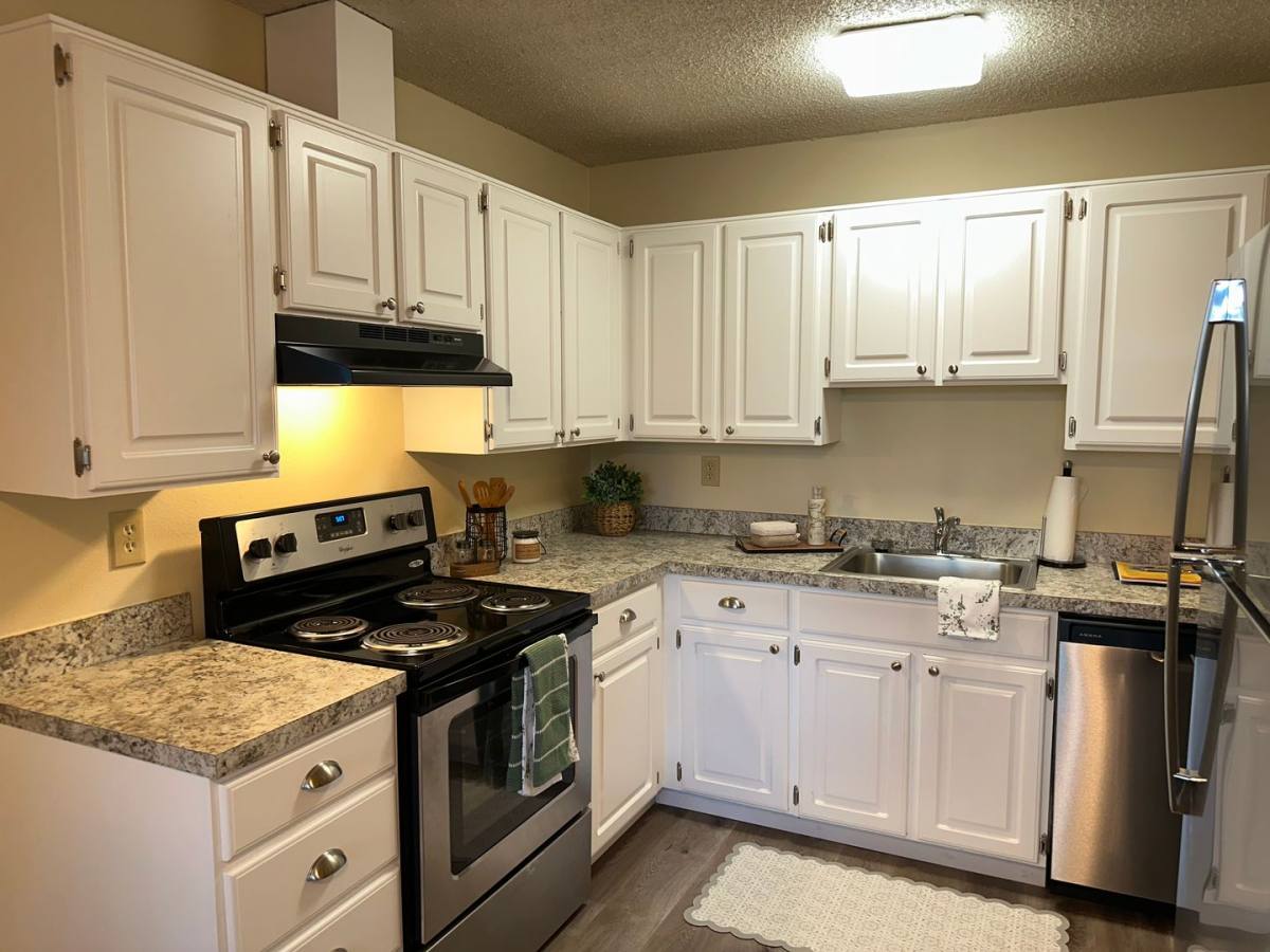 Apartment for rent at 5733 SE King Rd, Portland, OR 97222