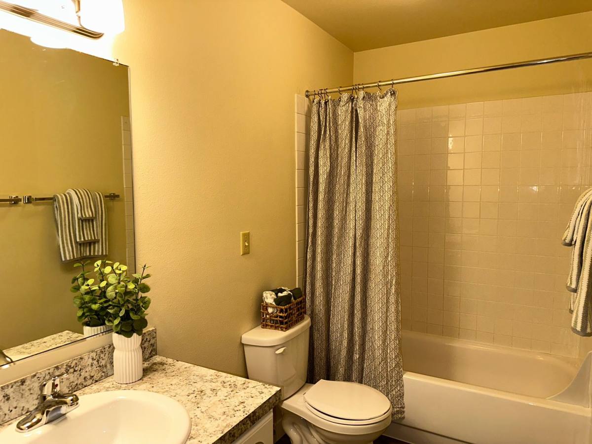 Apartment for rent at 5733 SE King Rd, Portland, OR 97222