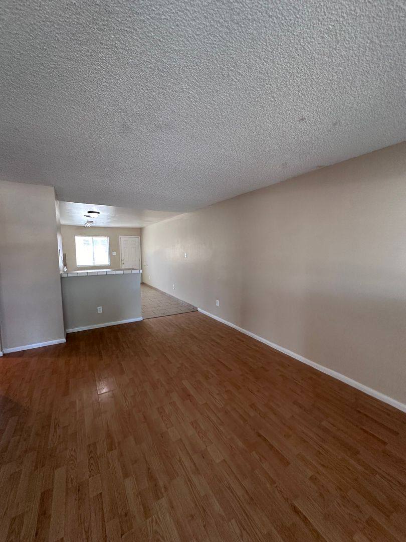Apartment for rent at 700 Knotts St, Bakersfield, CA 93305