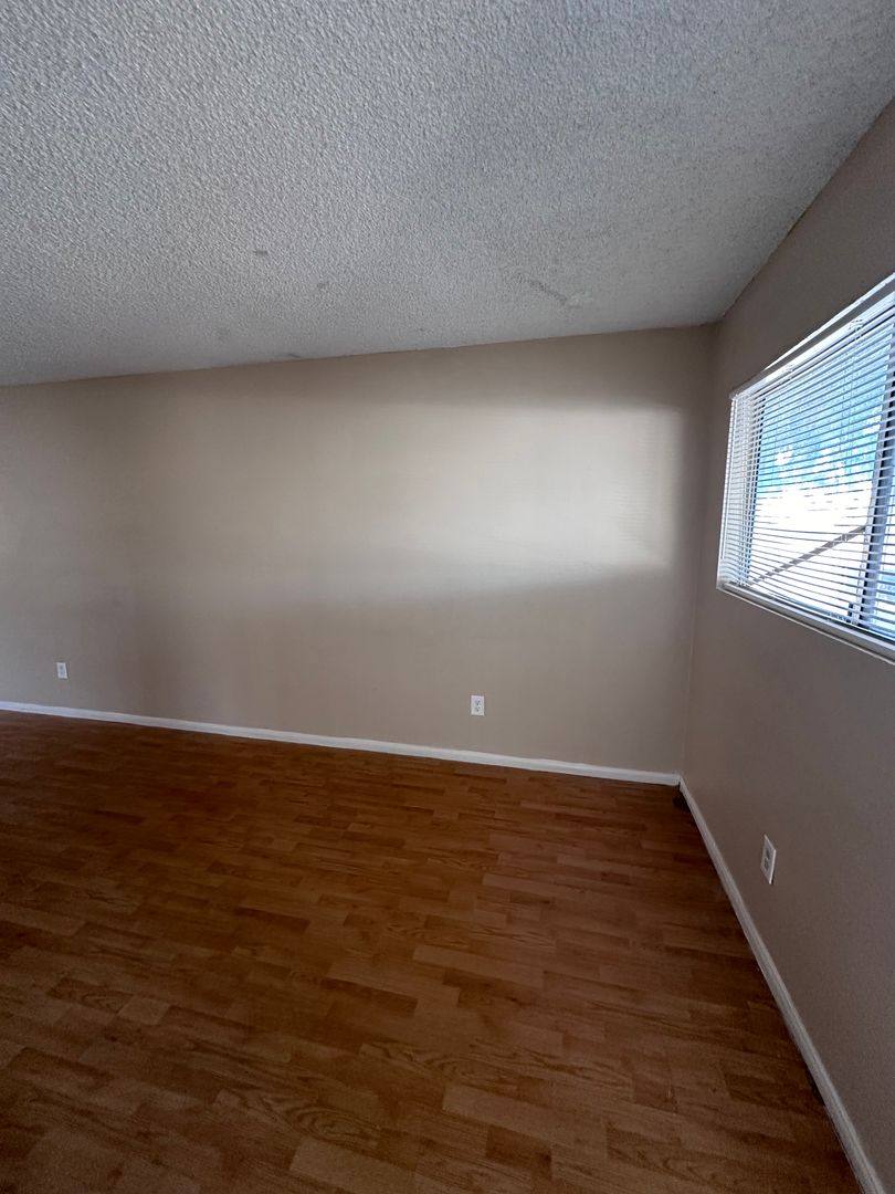 Apartment for rent at 700 Knotts St, Bakersfield, CA 93305