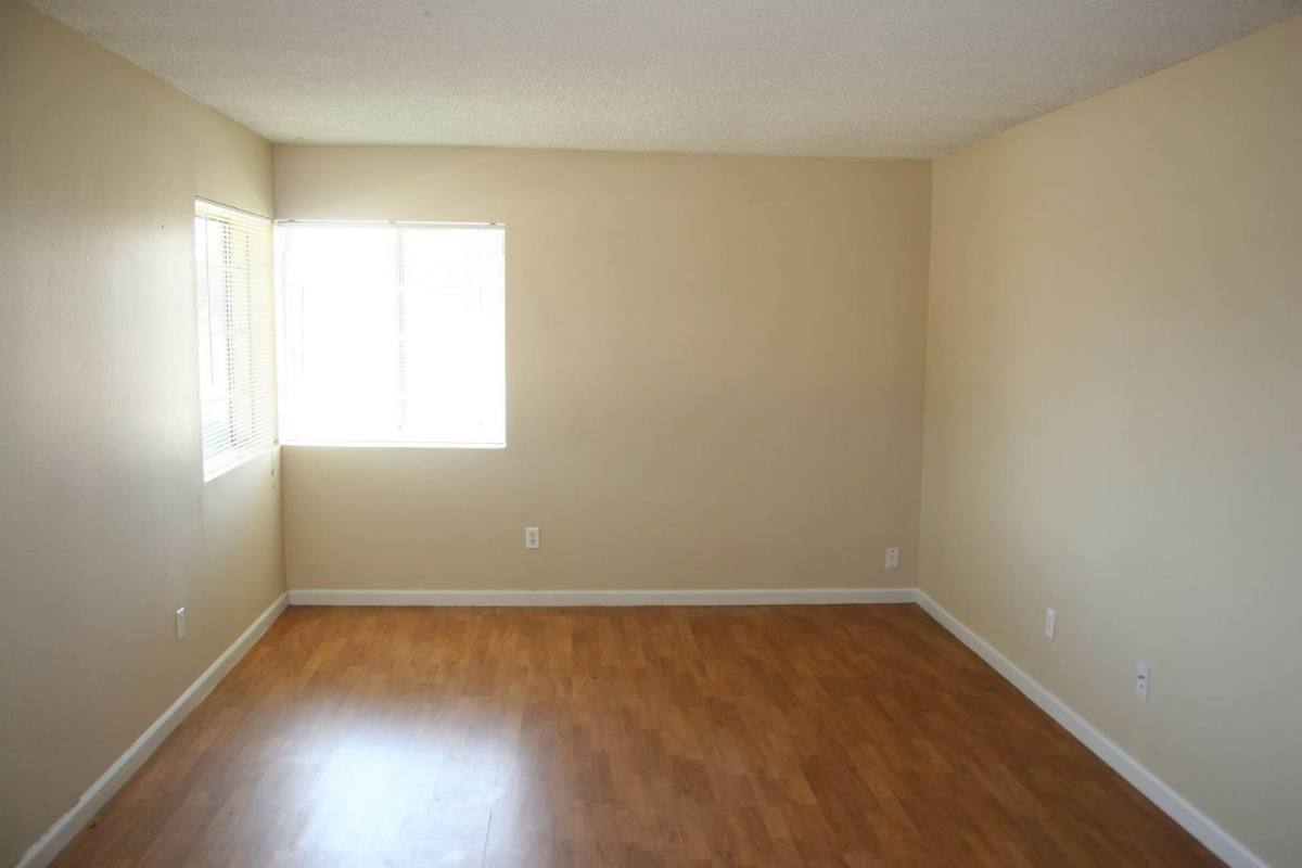 Apartment for rent at 700 Knotts St, Bakersfield, CA 93305