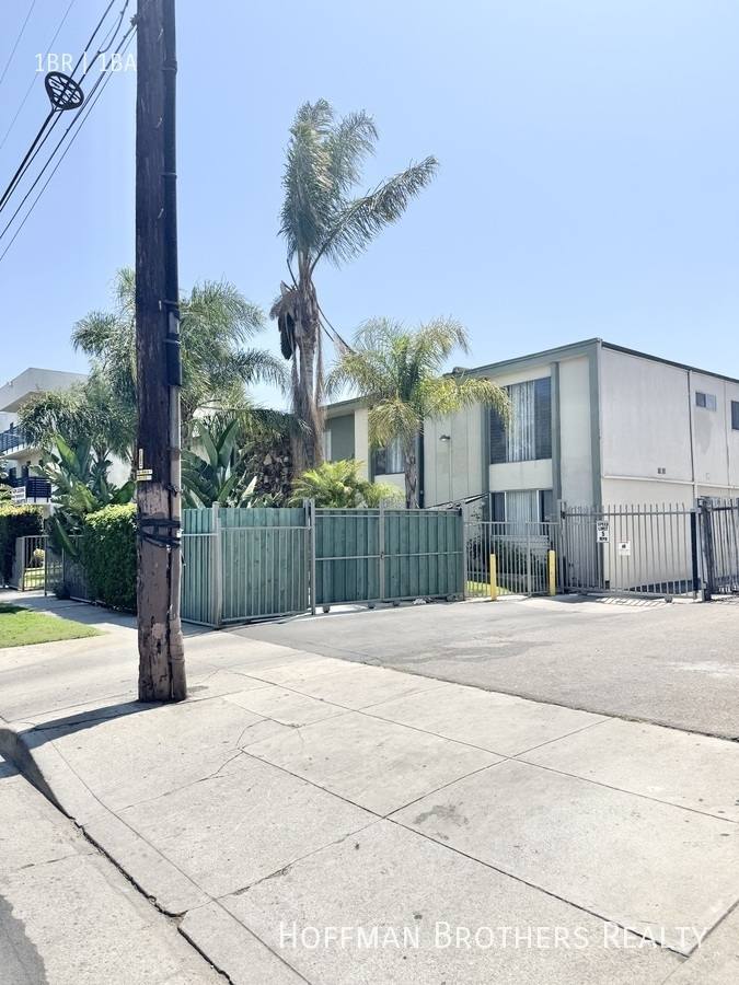 Apartment for rent at 6729 Cleon Ave #26, North Hollywood, CA 91606