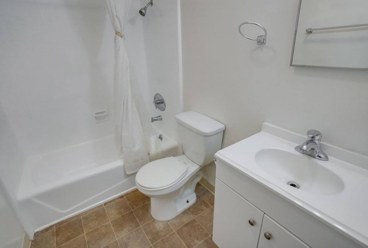 Apartment for rent at 3715 W 27th St #15, Los Angeles, CA 90018
