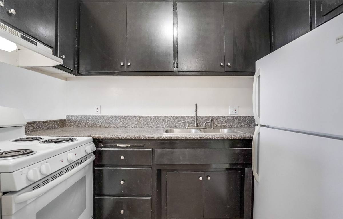 Apartment for rent at 3715 W 27th St #15, Los Angeles, CA 90018