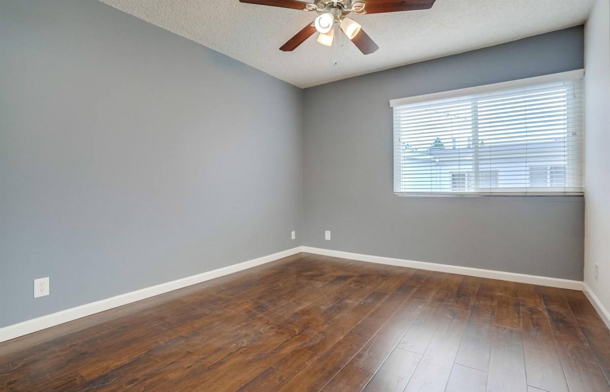 Apartment for rent at 3715 W 27th St #15, Los Angeles, CA 90018