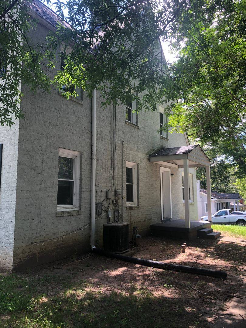 Apartment for rent at 701 S St, Gastonia, NC 28052