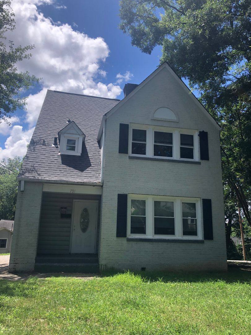 Apartment for rent at 701 S St, Gastonia, NC 28052