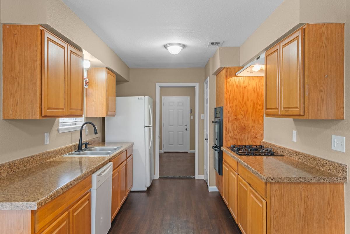 Apartment for rent at 12420 Mile Dr, Houston, TX 77065