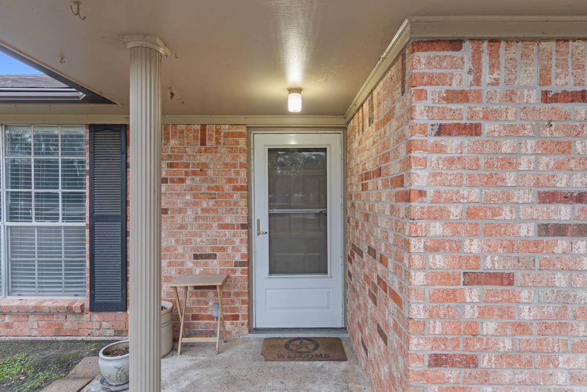 Apartment for rent at 12420 Mile Dr, Houston, TX 77065