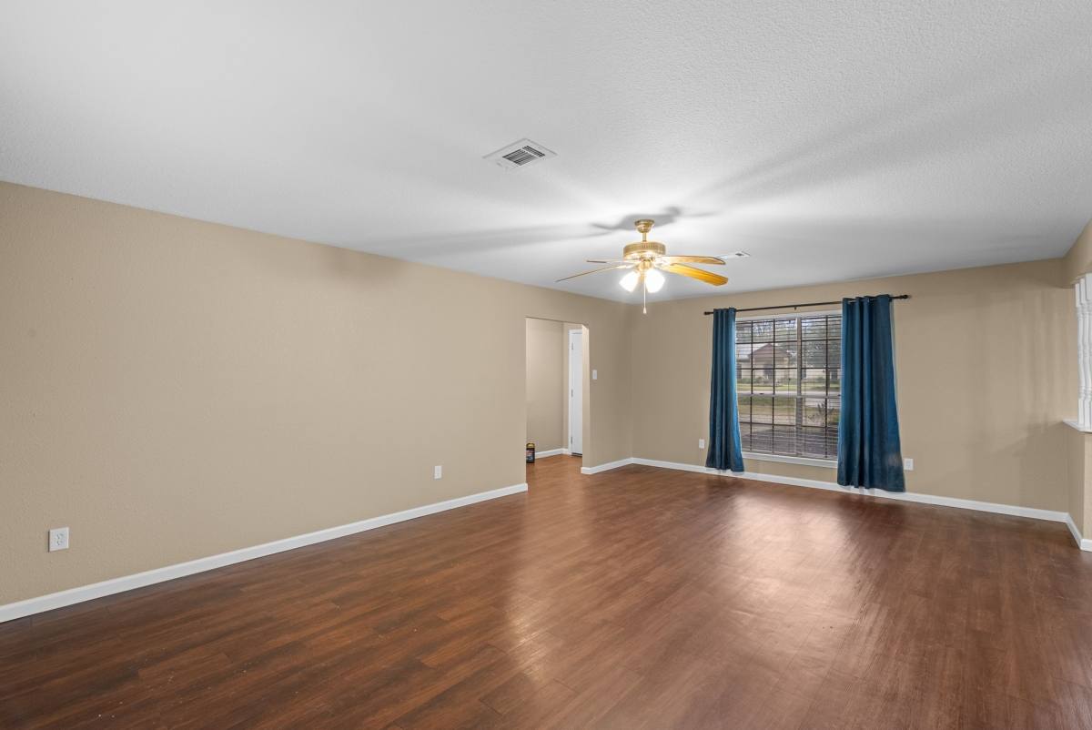Apartment for rent at 12420 Mile Dr, Houston, TX 77065