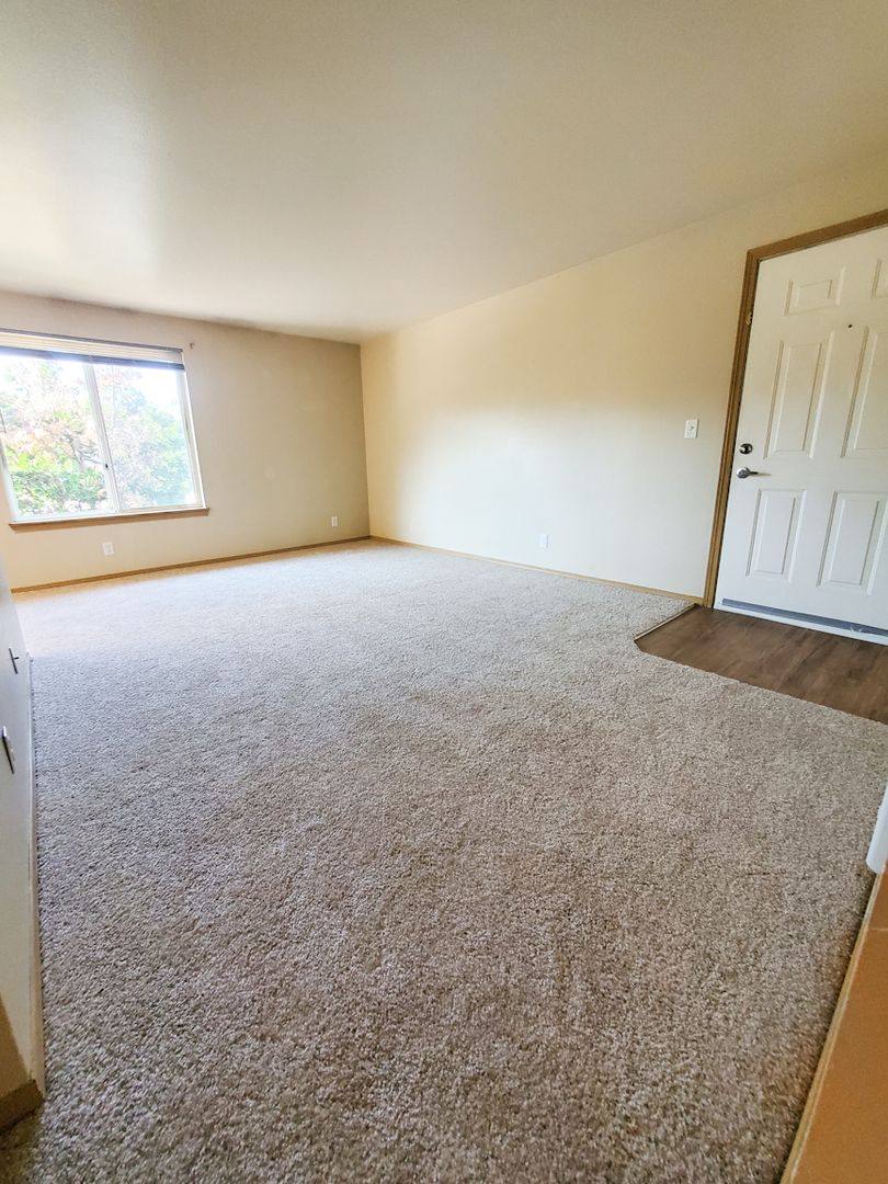 Apartment for rent at 901 Pecan Court, Newberg, OR 97132