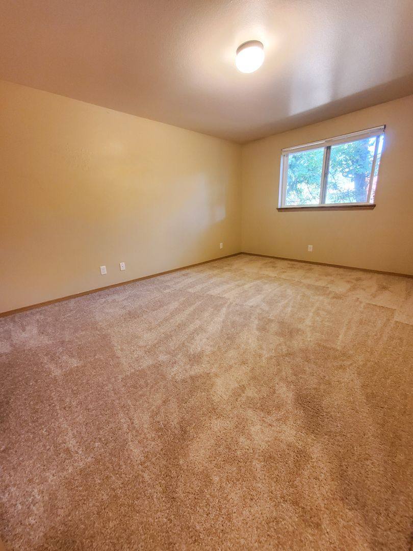 Apartment for rent at 901 Pecan Court, Newberg, OR 97132