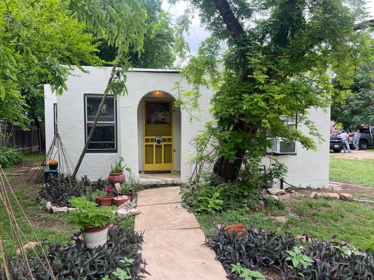 Apartment for rent at 5009 Ave G, Austin, TX 78751