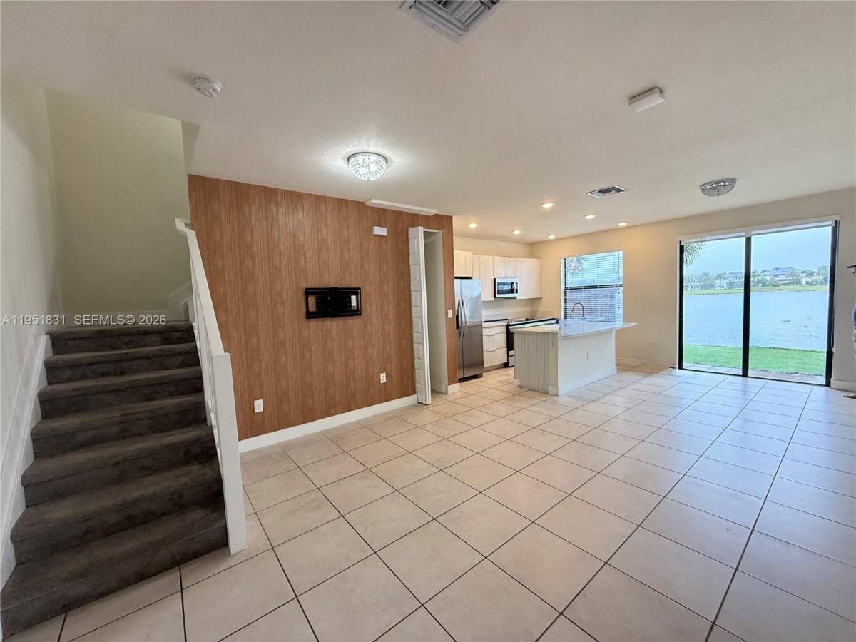 Townhouse for rent at 9113 NW 159th St, Hialeah, FL 33018