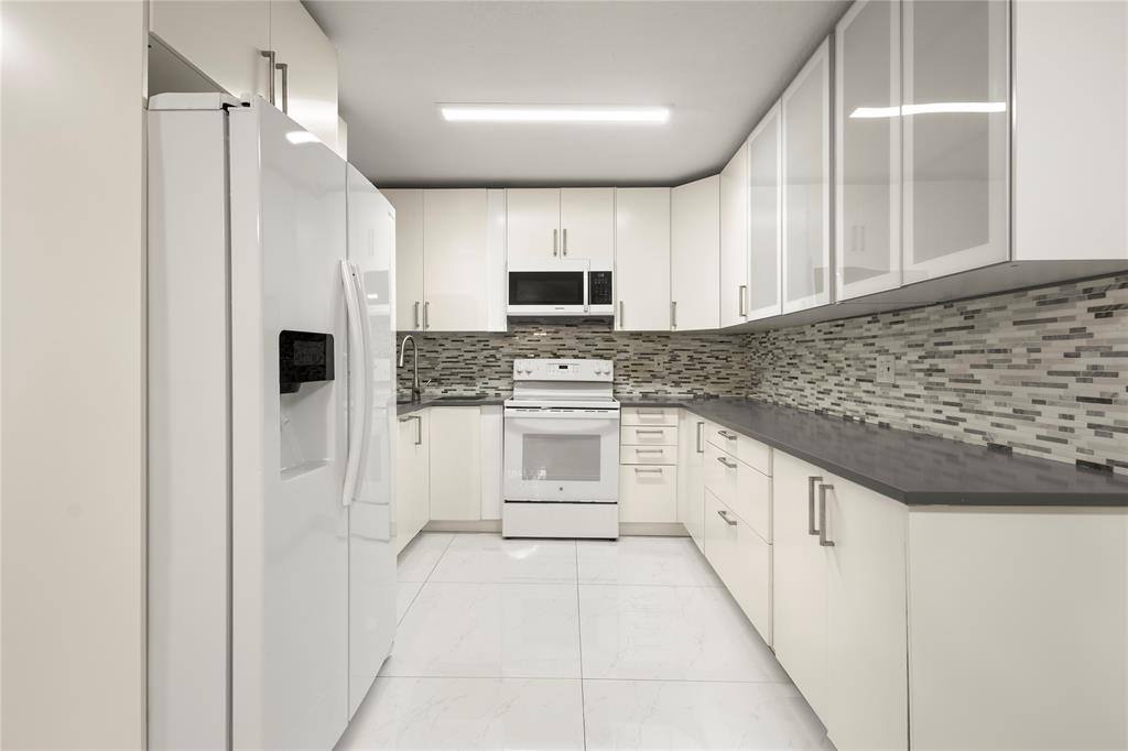 Apartment for rent at 3167 Cocoplum Circle, Pompano Beach, FL 33063