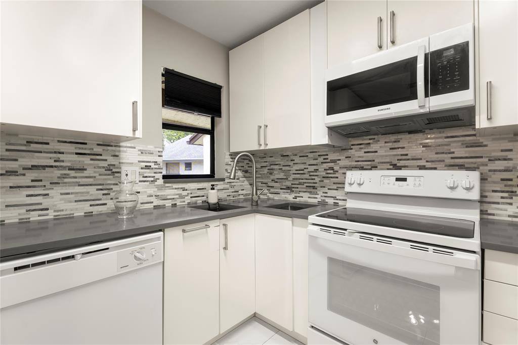 Apartment for rent at 3167 Cocoplum Circle, Pompano Beach, FL 33063
