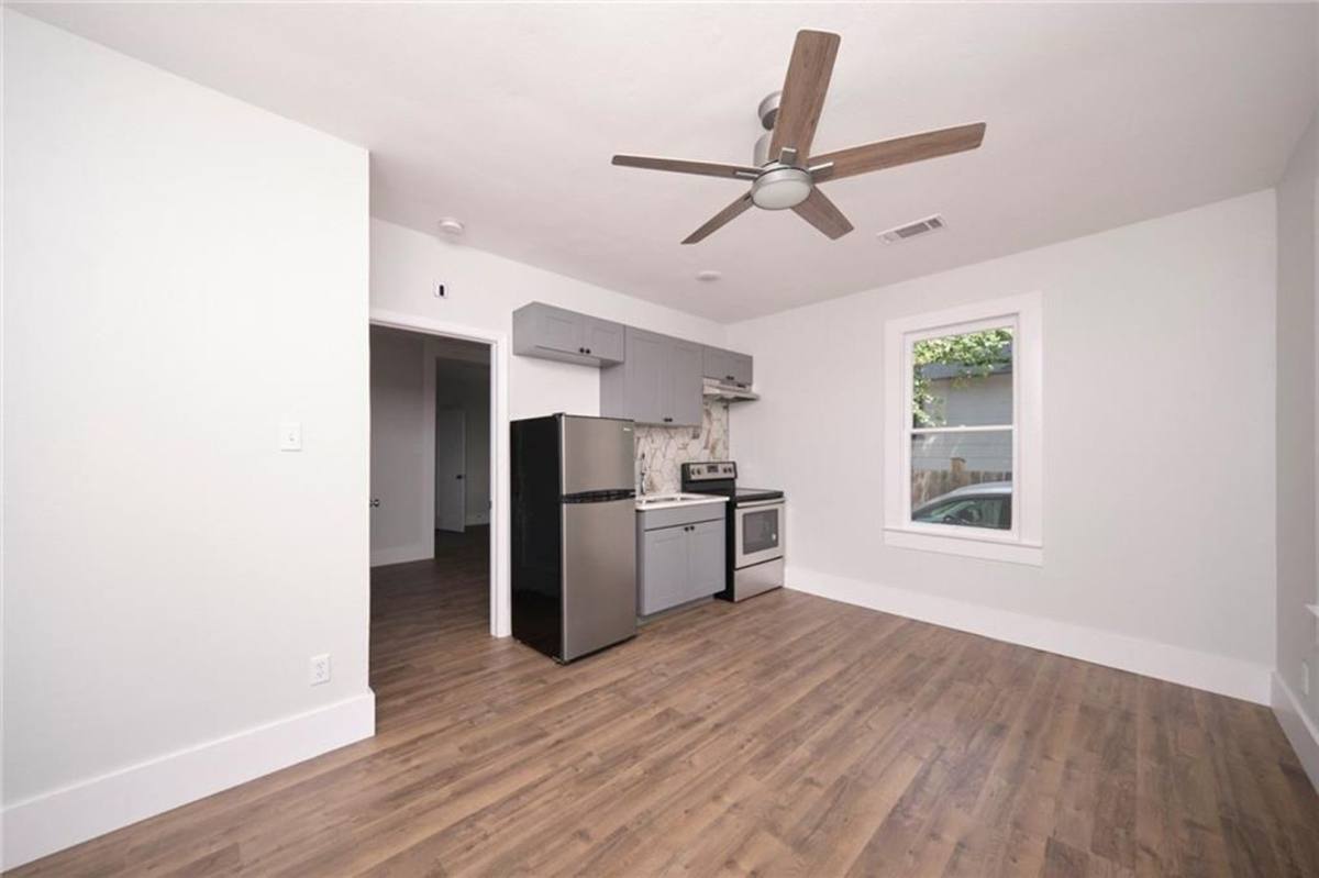Townhouse for rent at 208 W 45 St, Austin, TX 78751