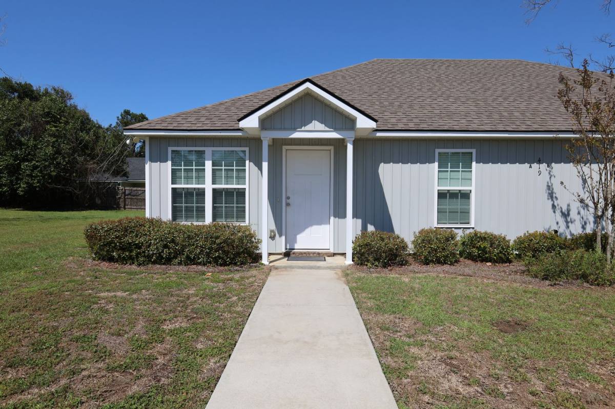 House for rent at 419 Peters St, Hahira, GA 31632