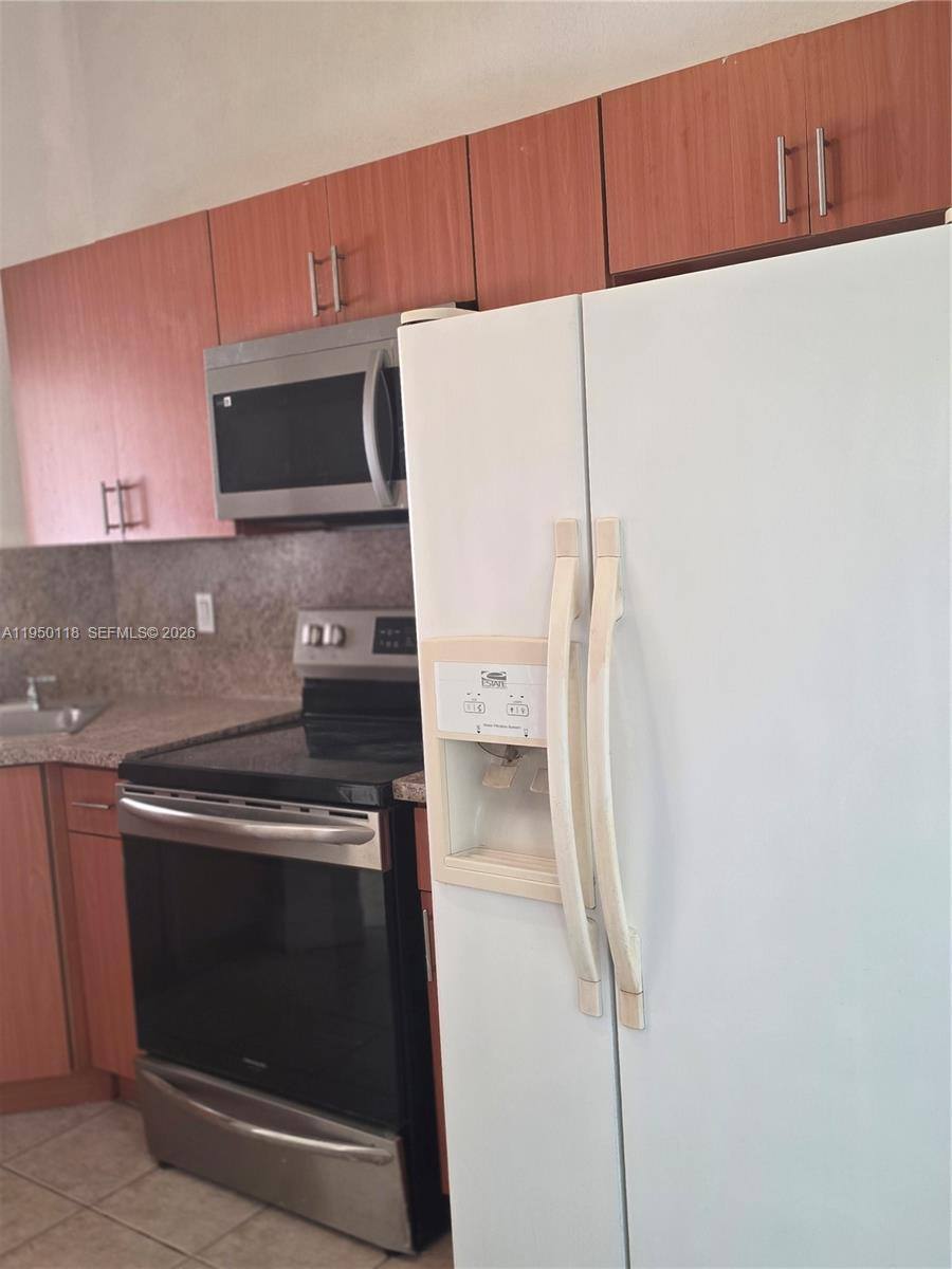 Townhouse for rent at 124 NE 13th St #21, Homestead, FL 33030