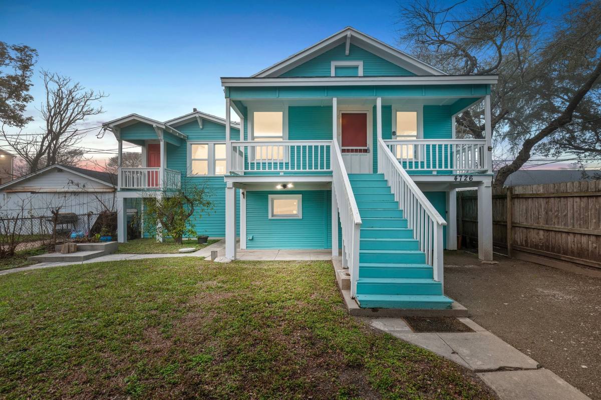 Apartment for rent at 4728 Ave R 1 #2, Galveston, TX 77551